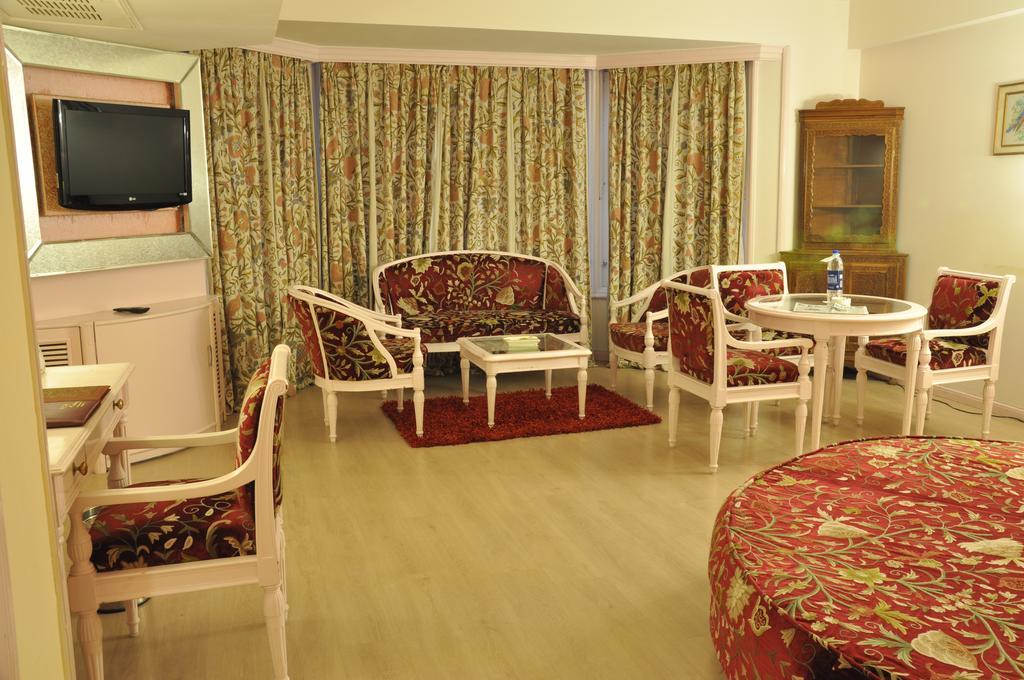 K C Residency, Jammu Hotel Eksteriør billede